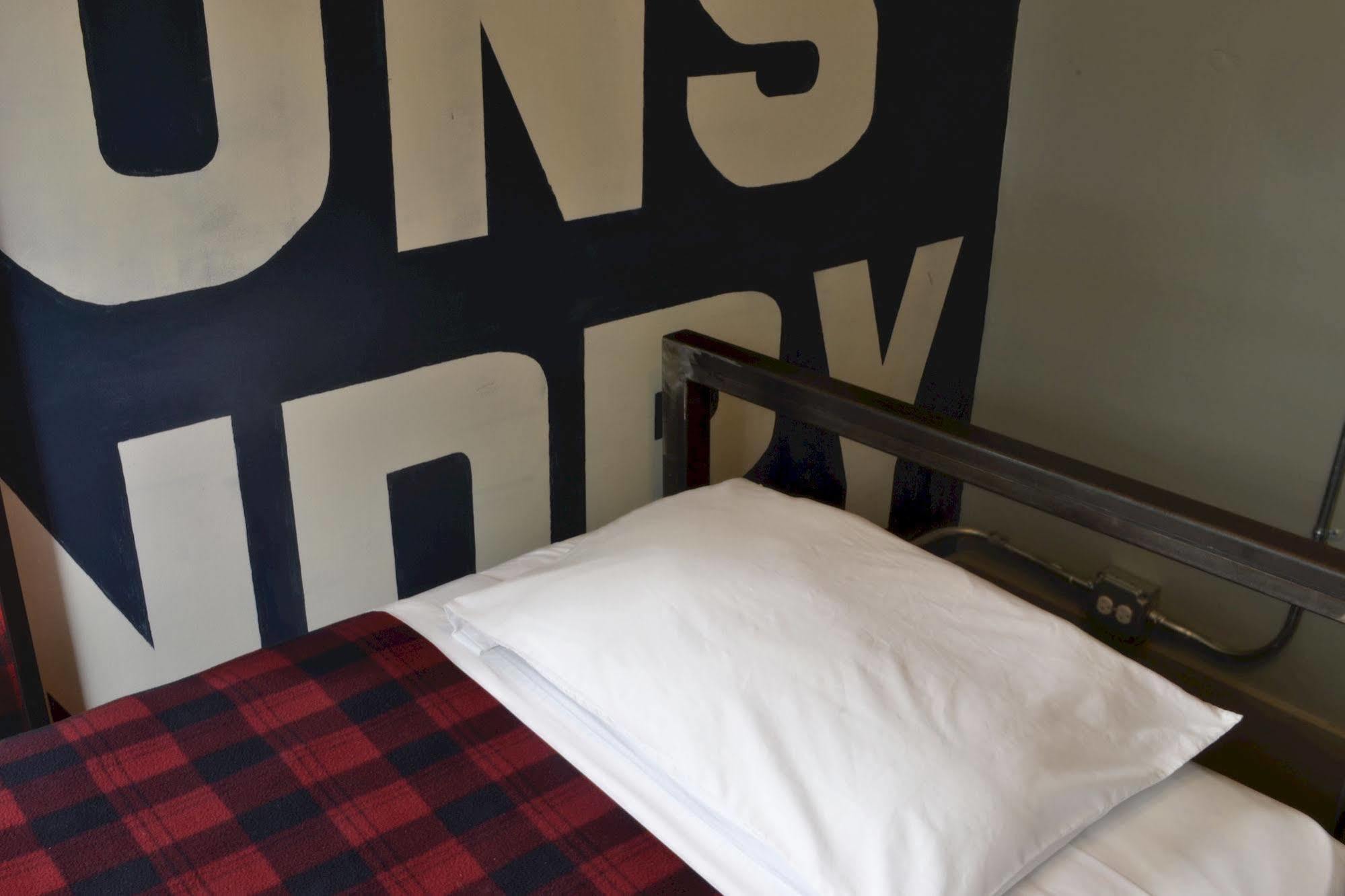 Holiday Jones Hostel Chicago Exterior foto